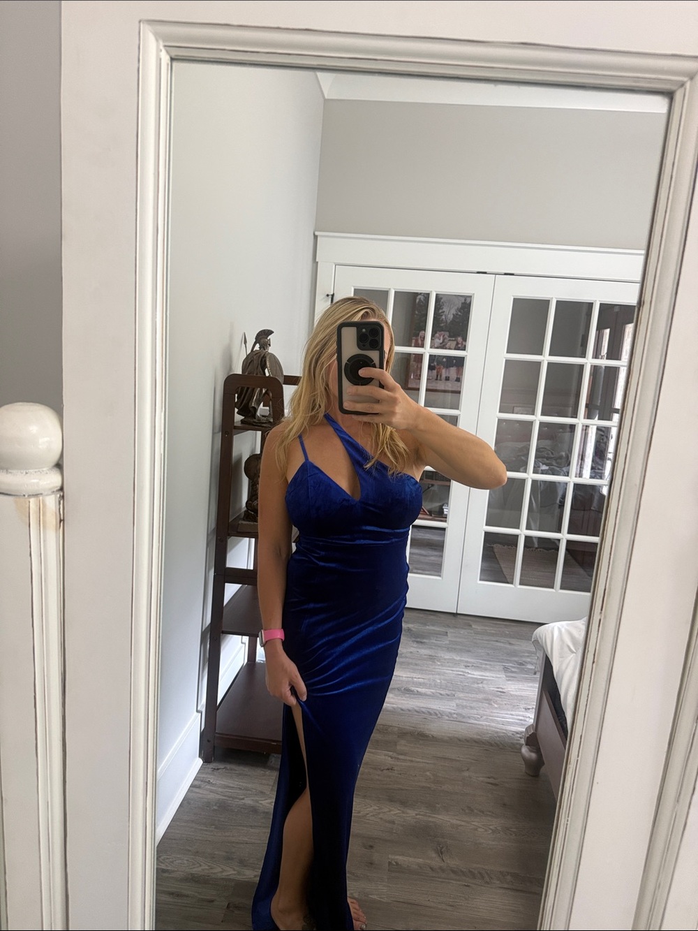 Elegant Royal Blue Velvet Evening Dress - Spaghetti Strap Gown